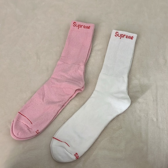 Supreme Socks - Picture 2 of 4